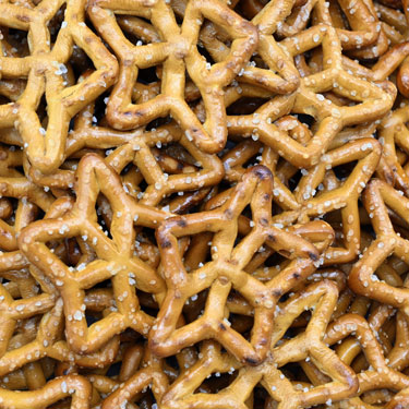 Candy Retailer Snowflake Pretzels 13oz Jar